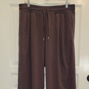Eggplant wide-leg pants lightweight, wrinkle-free